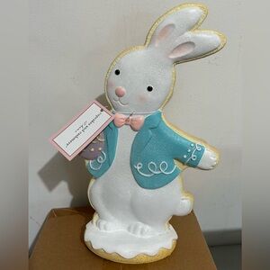 Cupcakes & Cashmere Pastel Gingerbread Easter Bunny Sugar Cookie NEW